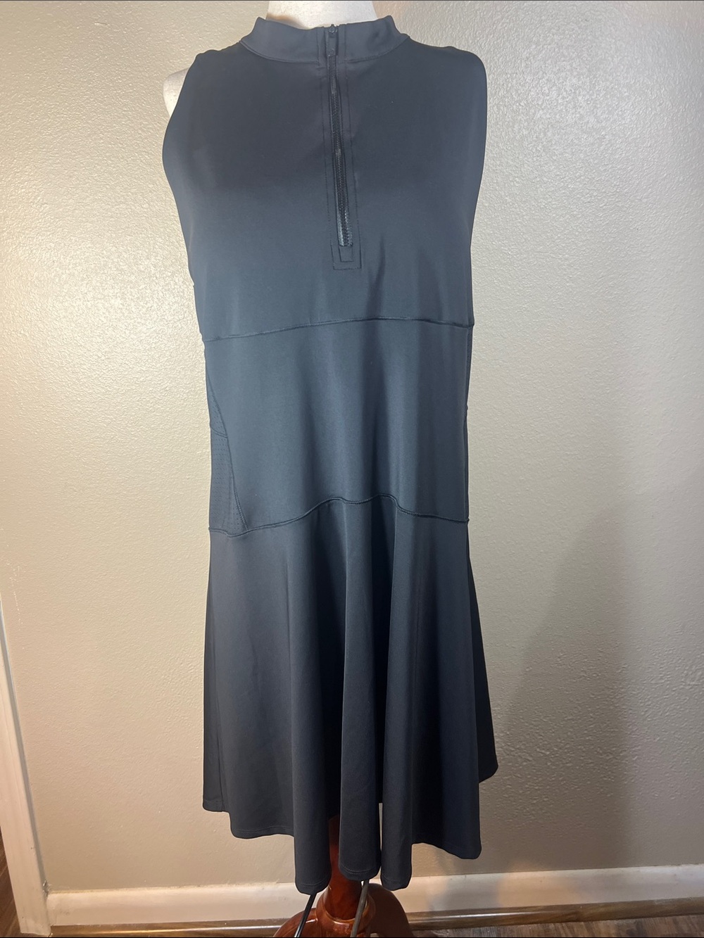 CALIA by Carrie Underwood Sleeveless Midi Dress in Black